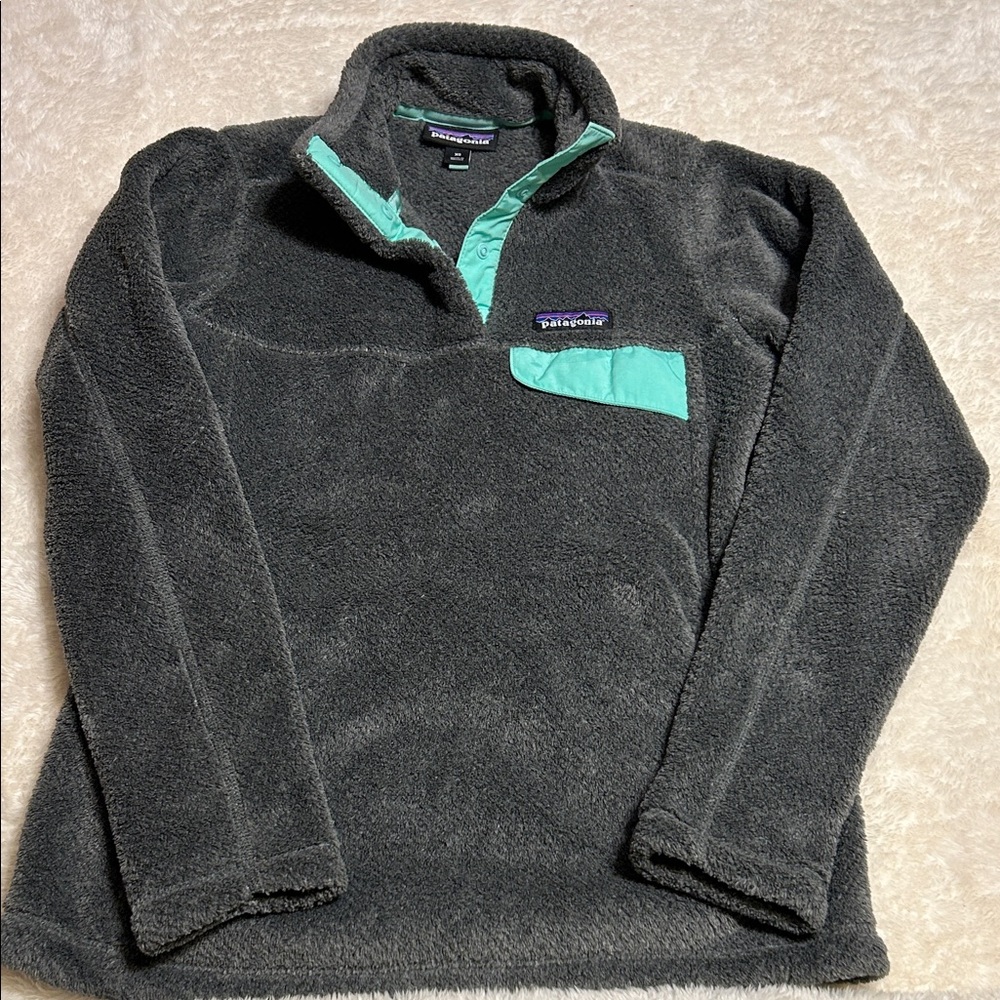 Patagonia Charcoal and Mint Fleece Pullover